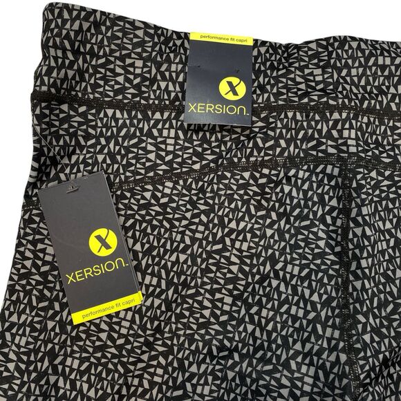 Xersion Women’s Activewear Performance Fit Capri Size XL Average MSRP: $44 - Picture 5 of 16